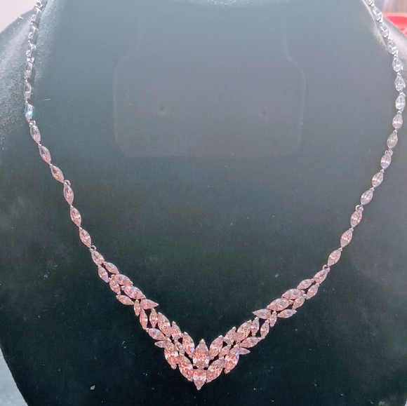 Swarovski Swan Mesmera  Crystal Cubic Zirconia 18 inch Necklace .A Reg Box - Picture 6 of 8